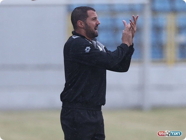 עומר פרץ. עד כה מאמן העונה במחוז הדרומי (payperlens)